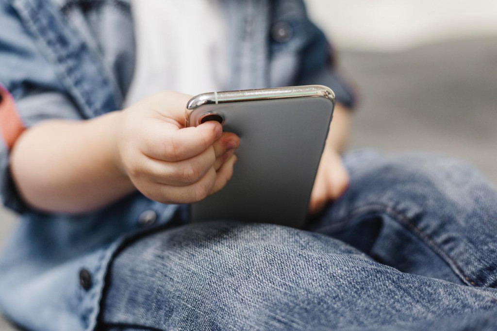 No to the paternalism of big techs in the protection of children and adolescents